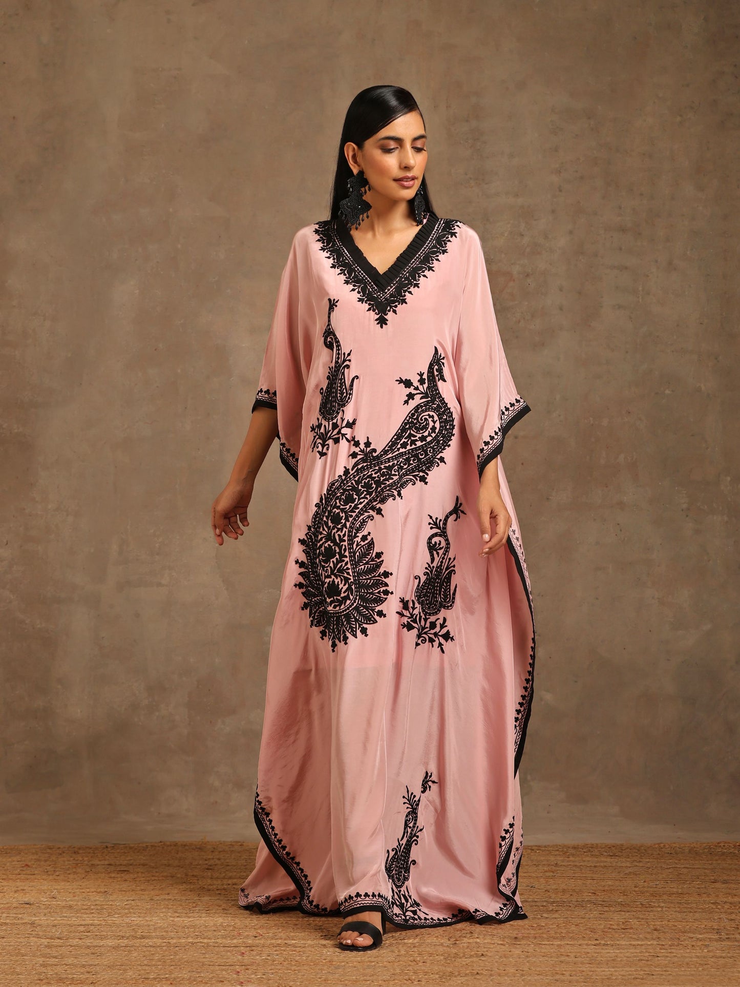 Aghaaz Dust Pink Kaftan