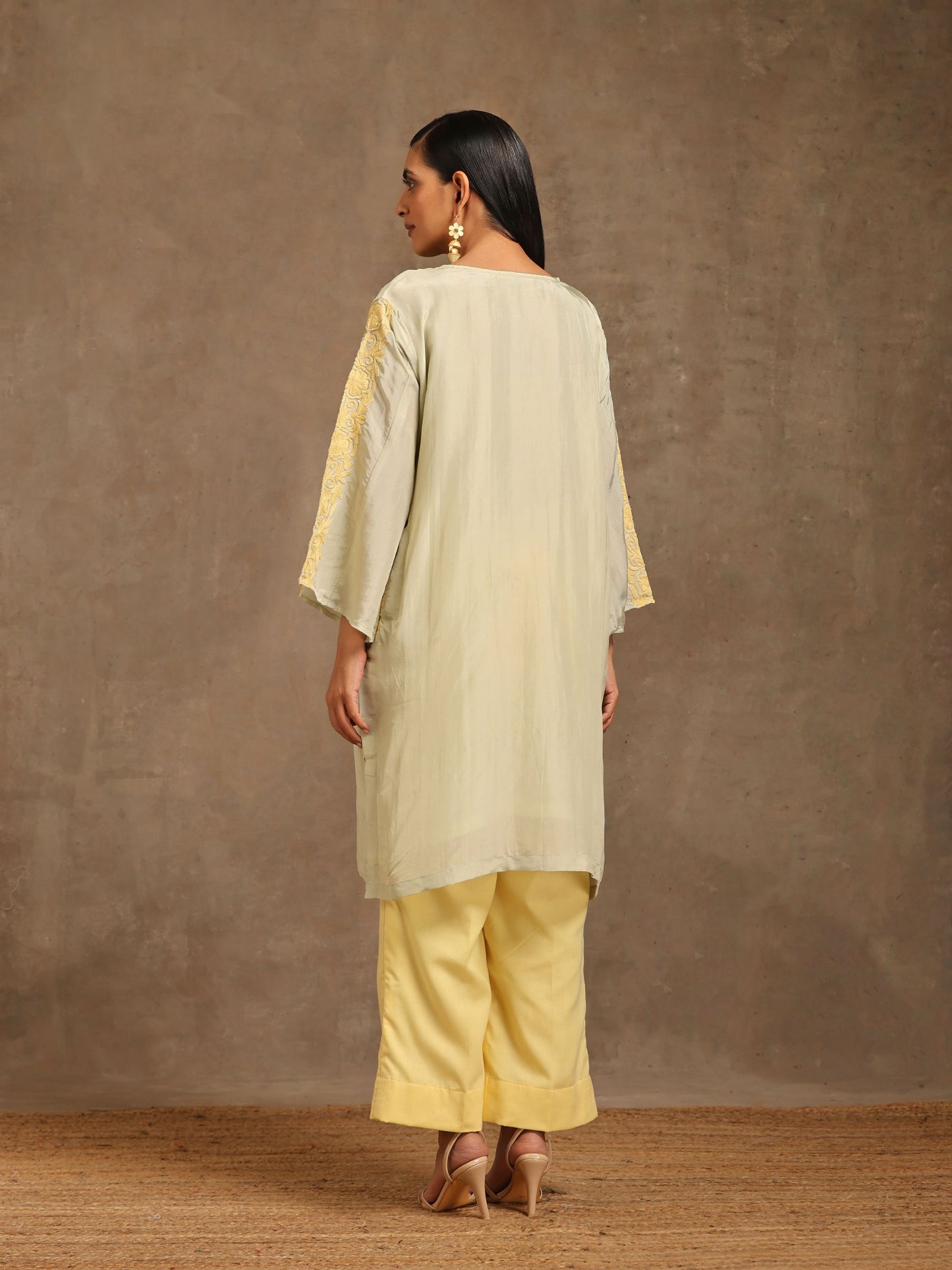 Aghaaz Olive & Lemon Pheran Set