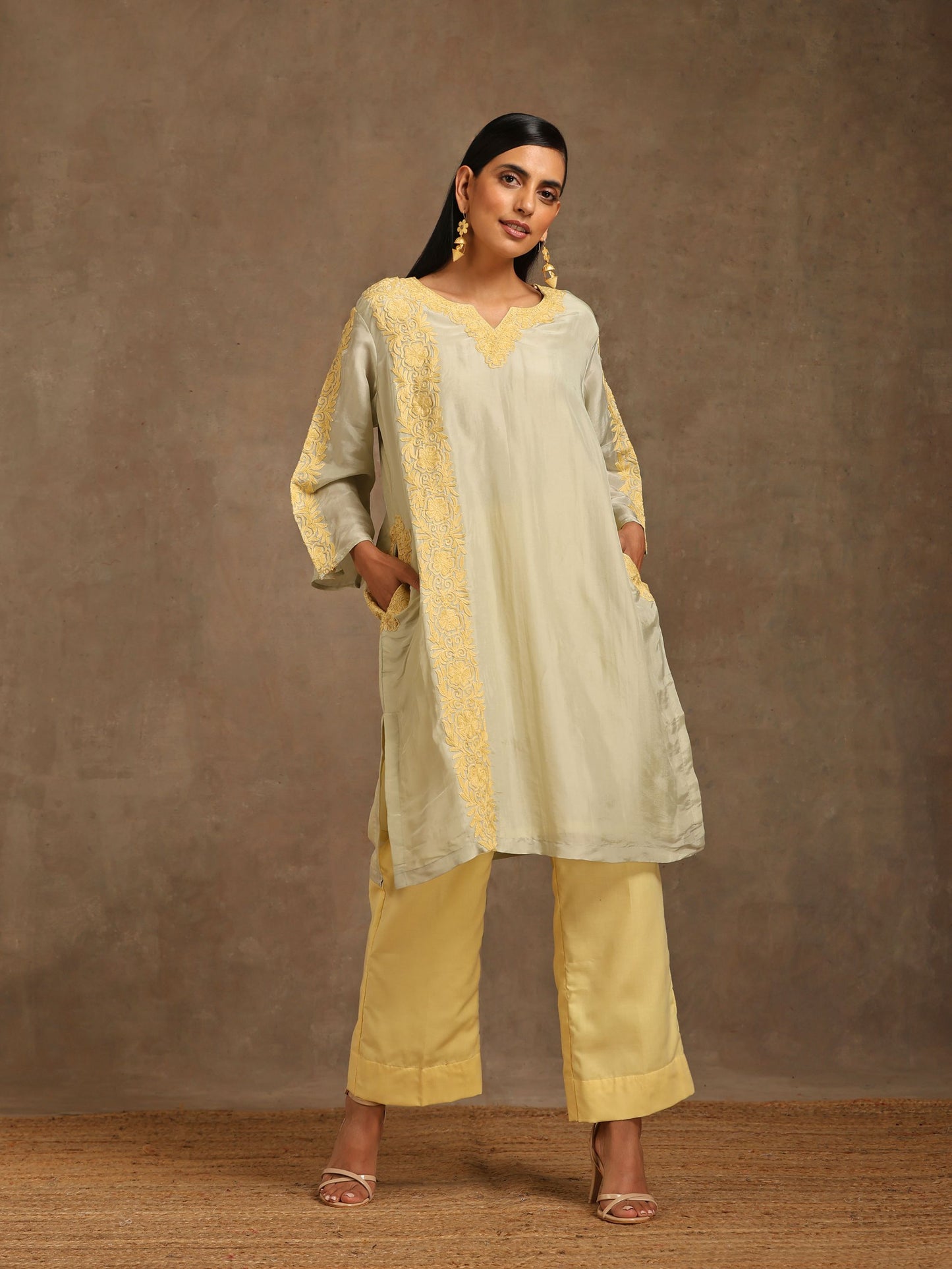 Aghaaz Olive & Lemon Pheran Set
