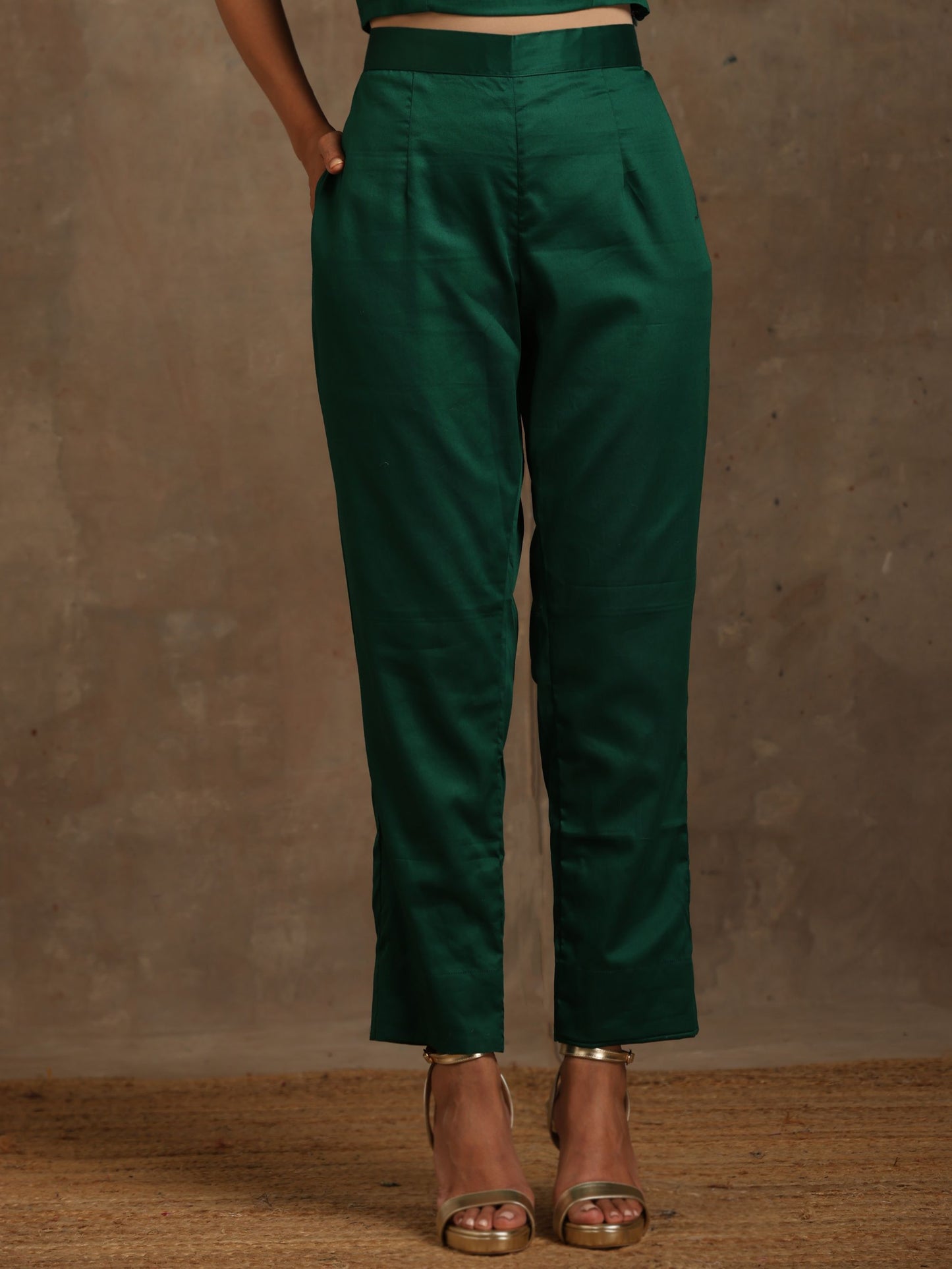 Aghaaz Bottle Green Suit Set