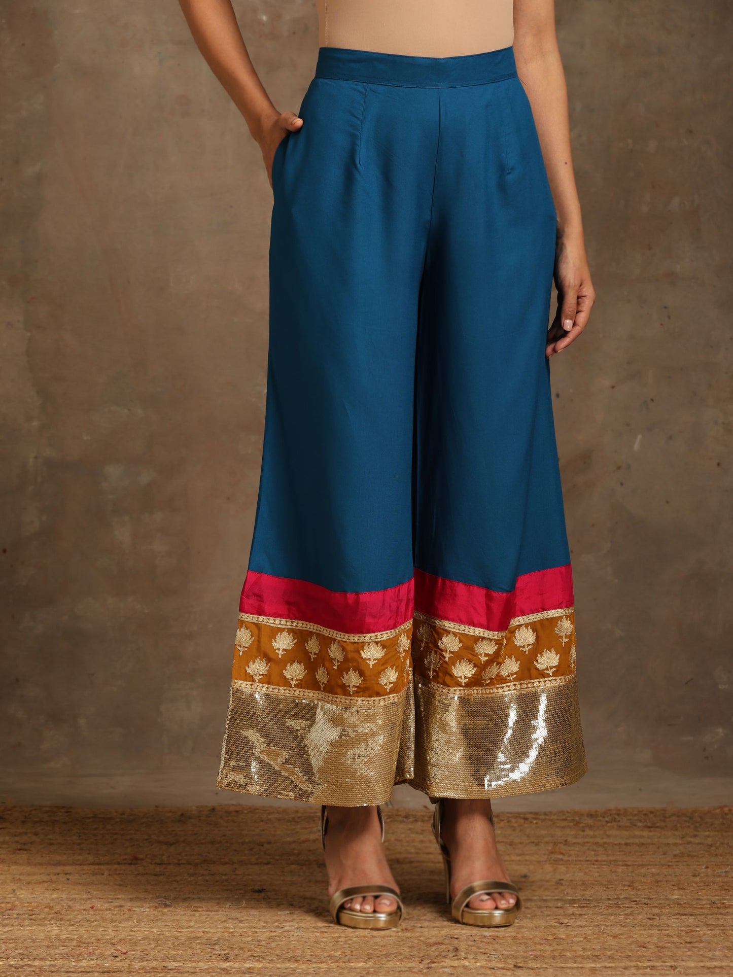 Aghaaz Organza Pheran Set