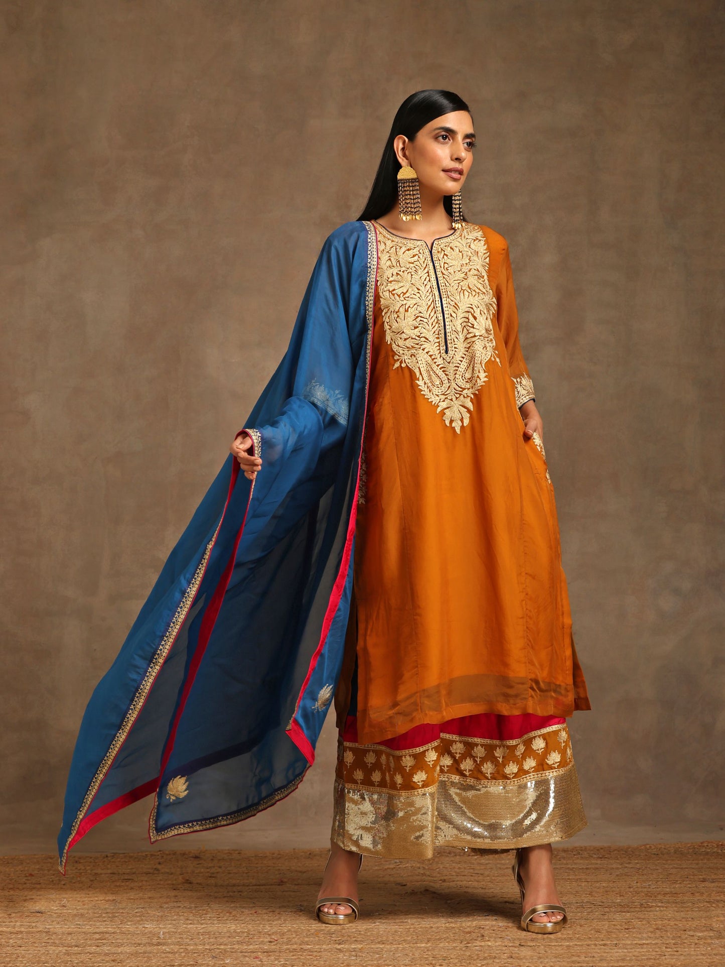 Aghaaz Organza Pheran Set