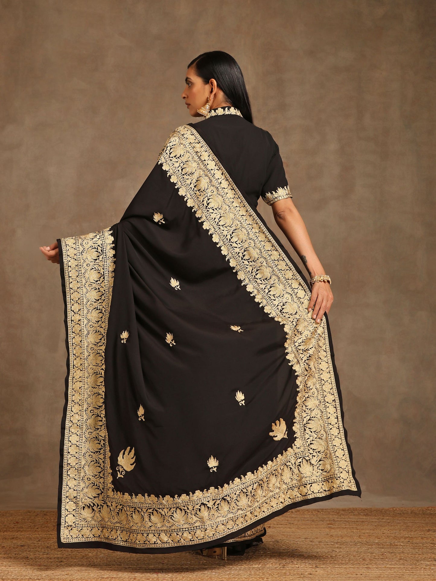 Aghaaz Black Crepe Saree