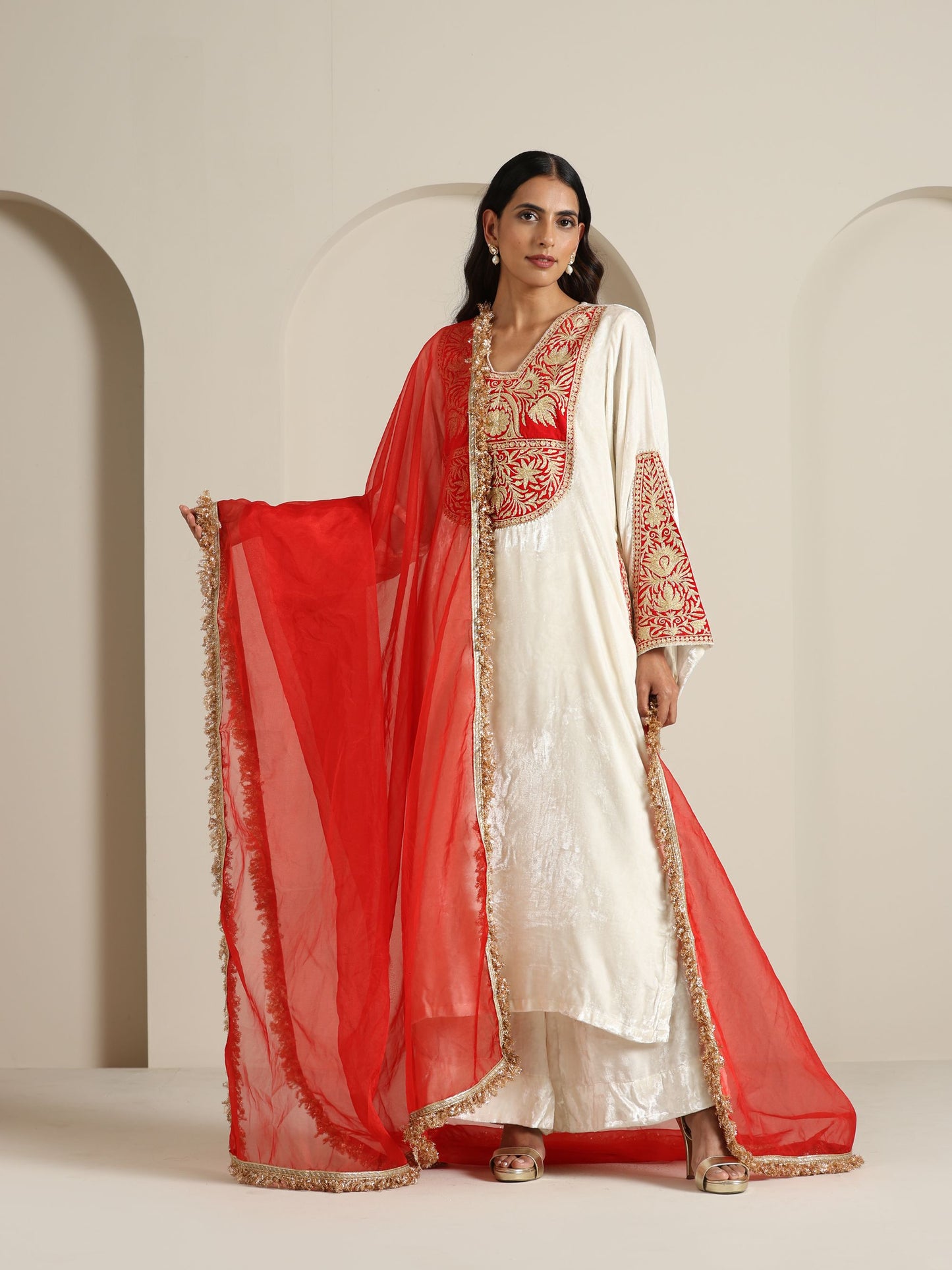 Sheen Off-White Pheran Set