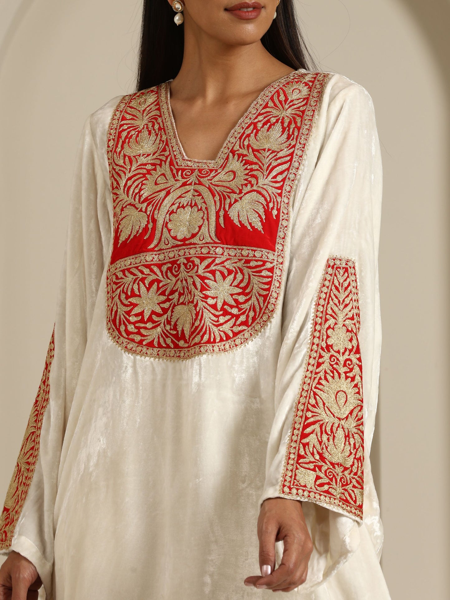 Sheen Off-White Pheran Set