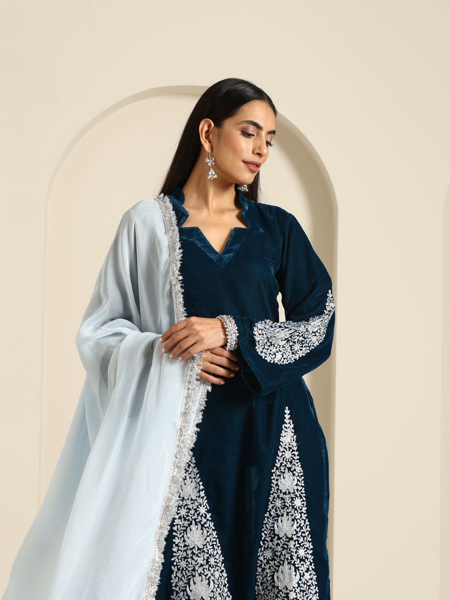 Sheen Drop Design Suit Set