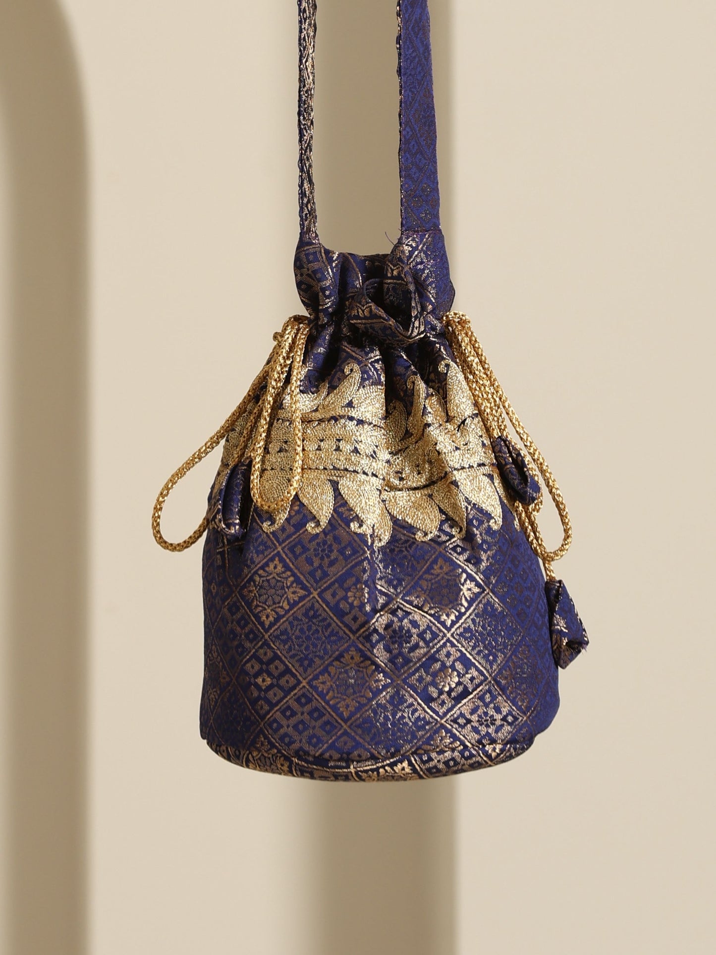 Gul Brocade Potli