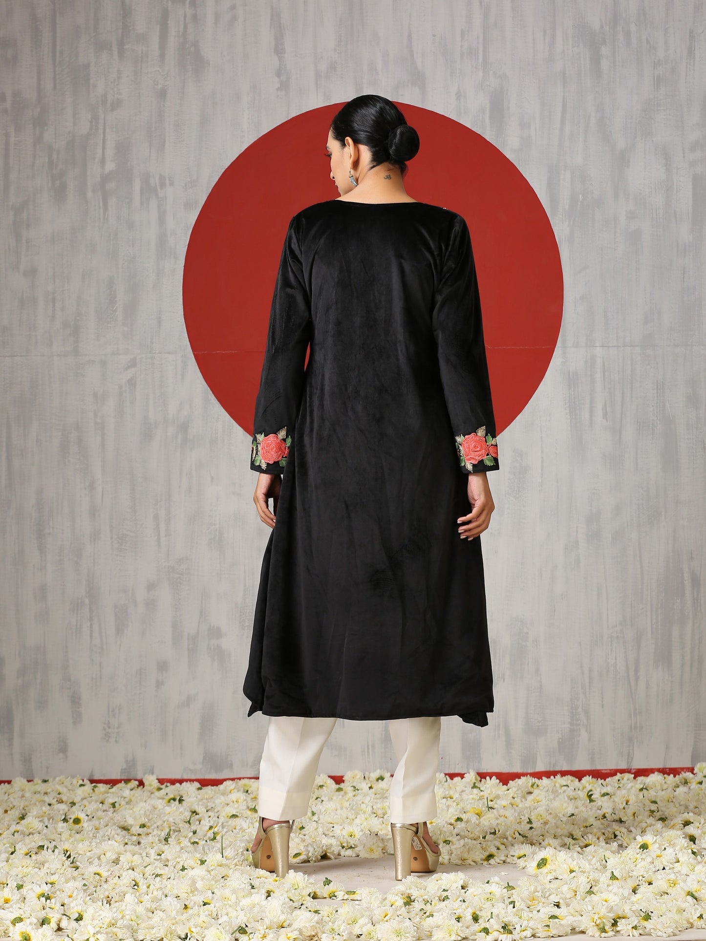 Makhmal Black Velvet Cape Set