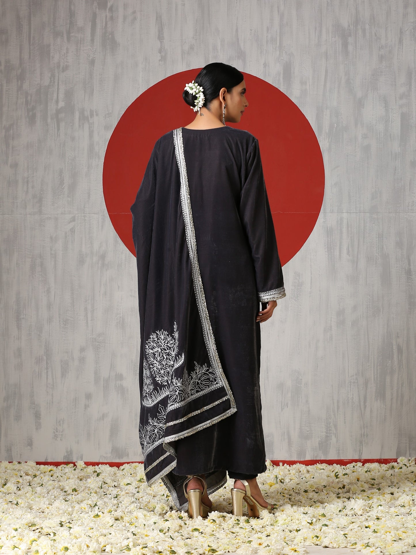 Makhmal Velvet Grey Suit