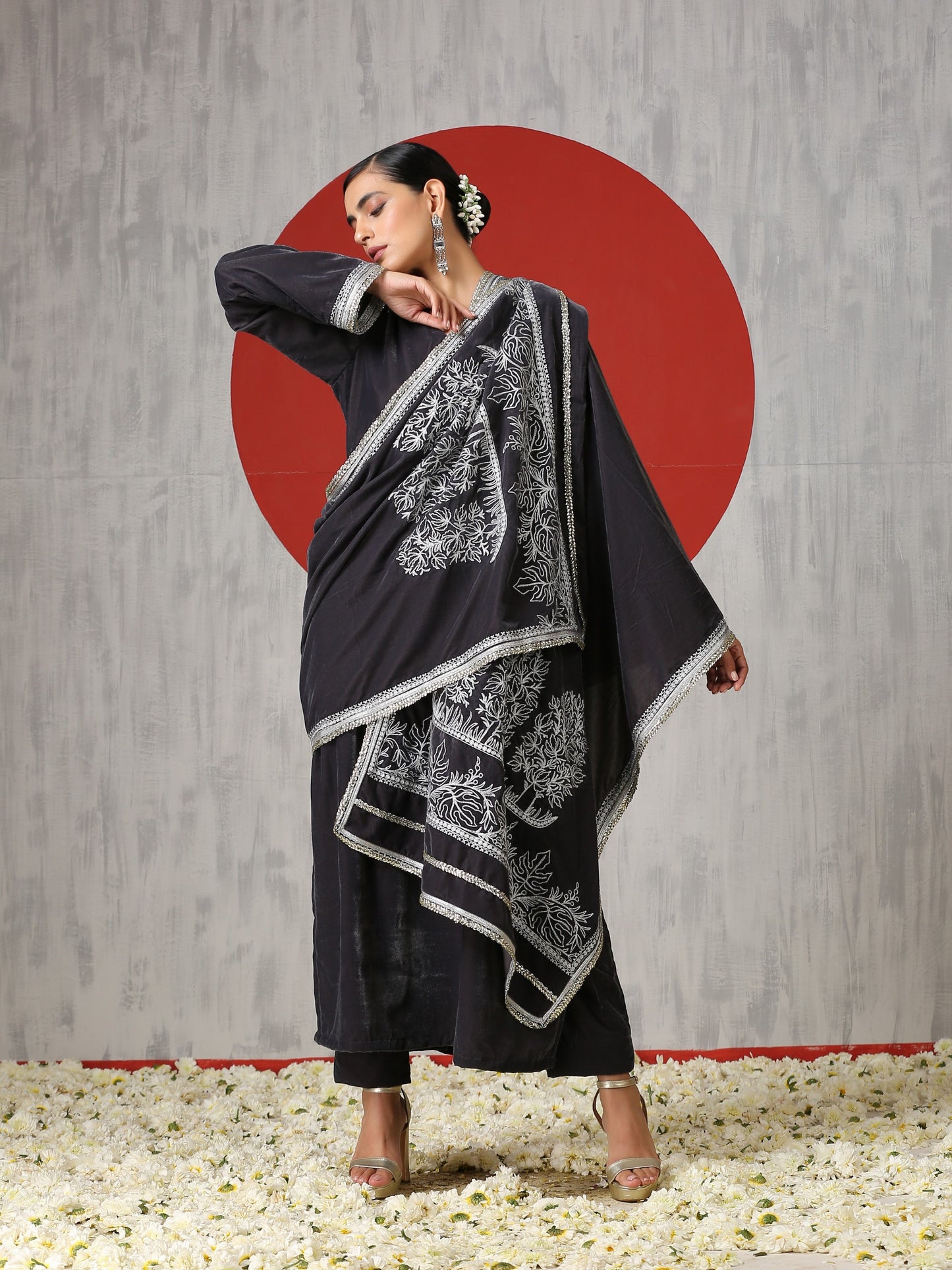 Makhmal Velvet Grey Suit