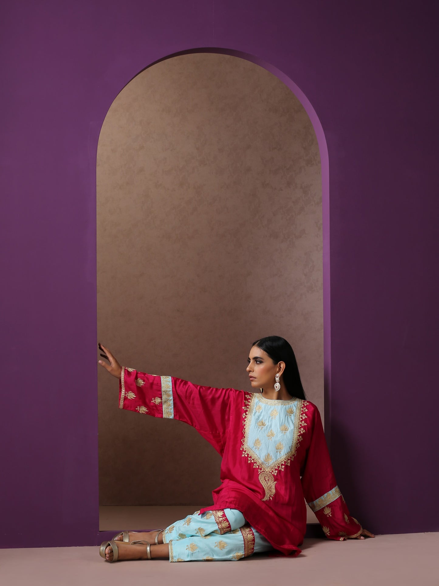Jashn Pink & Blue Pheran Set