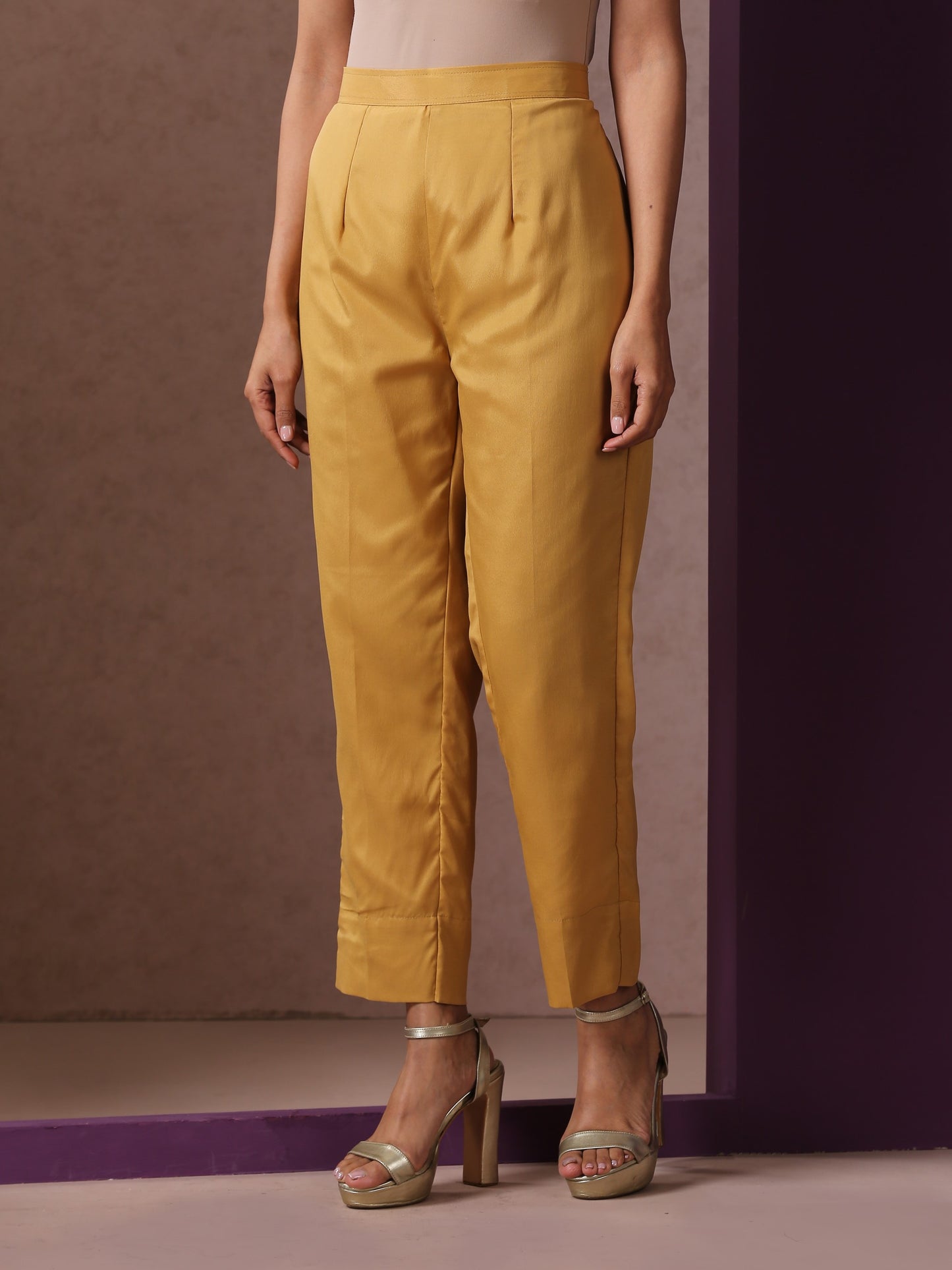 Jashn Silk Red Pheran Set