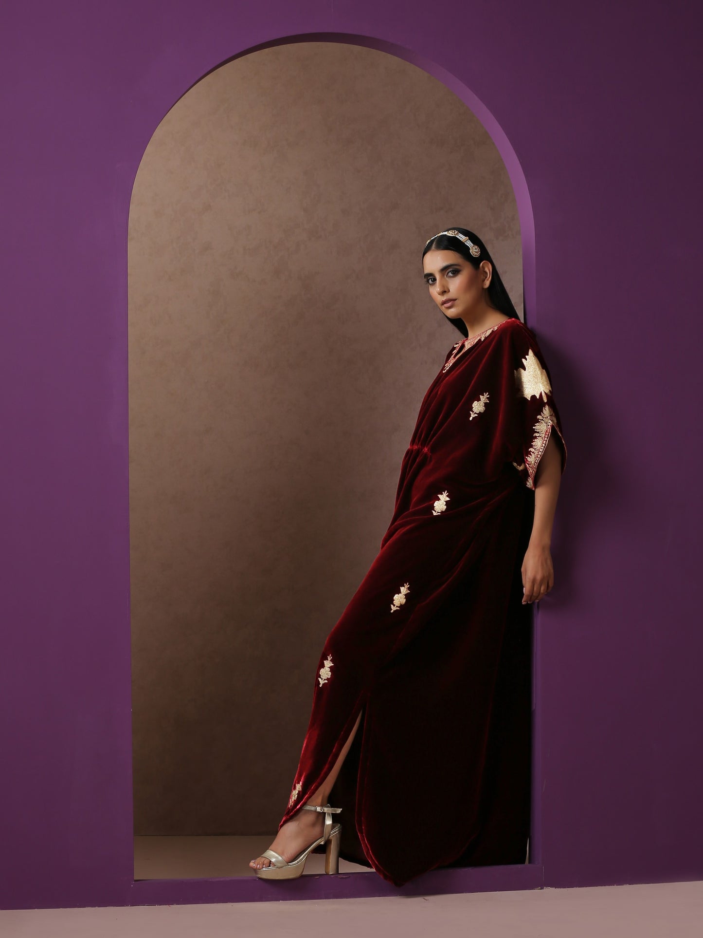 Makhmal Maroon Kaftan