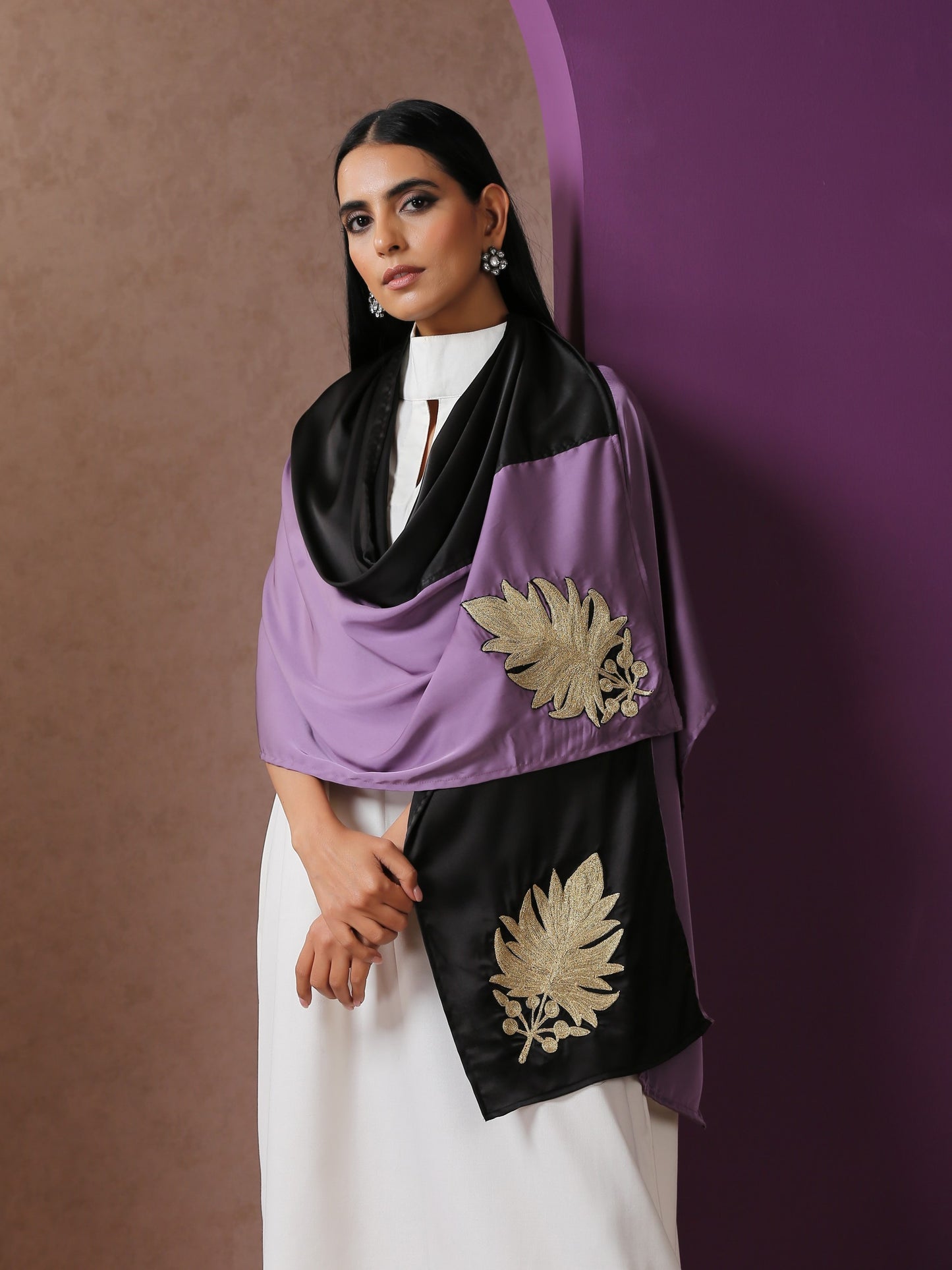 Sabaa Black & Lilac Stole