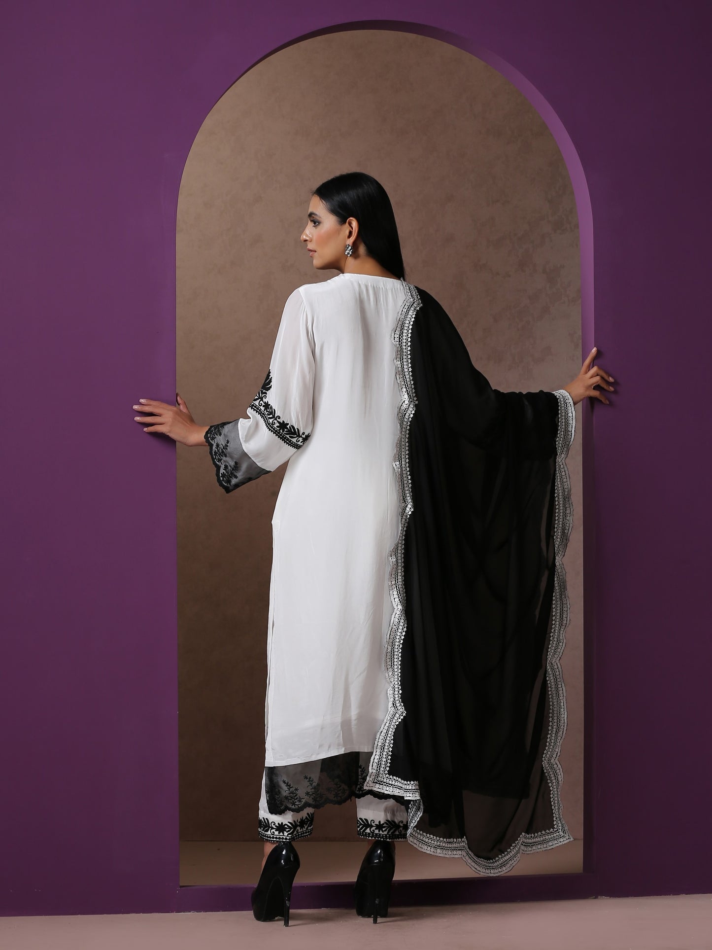 Jashn Chinar Black & White Suit Set