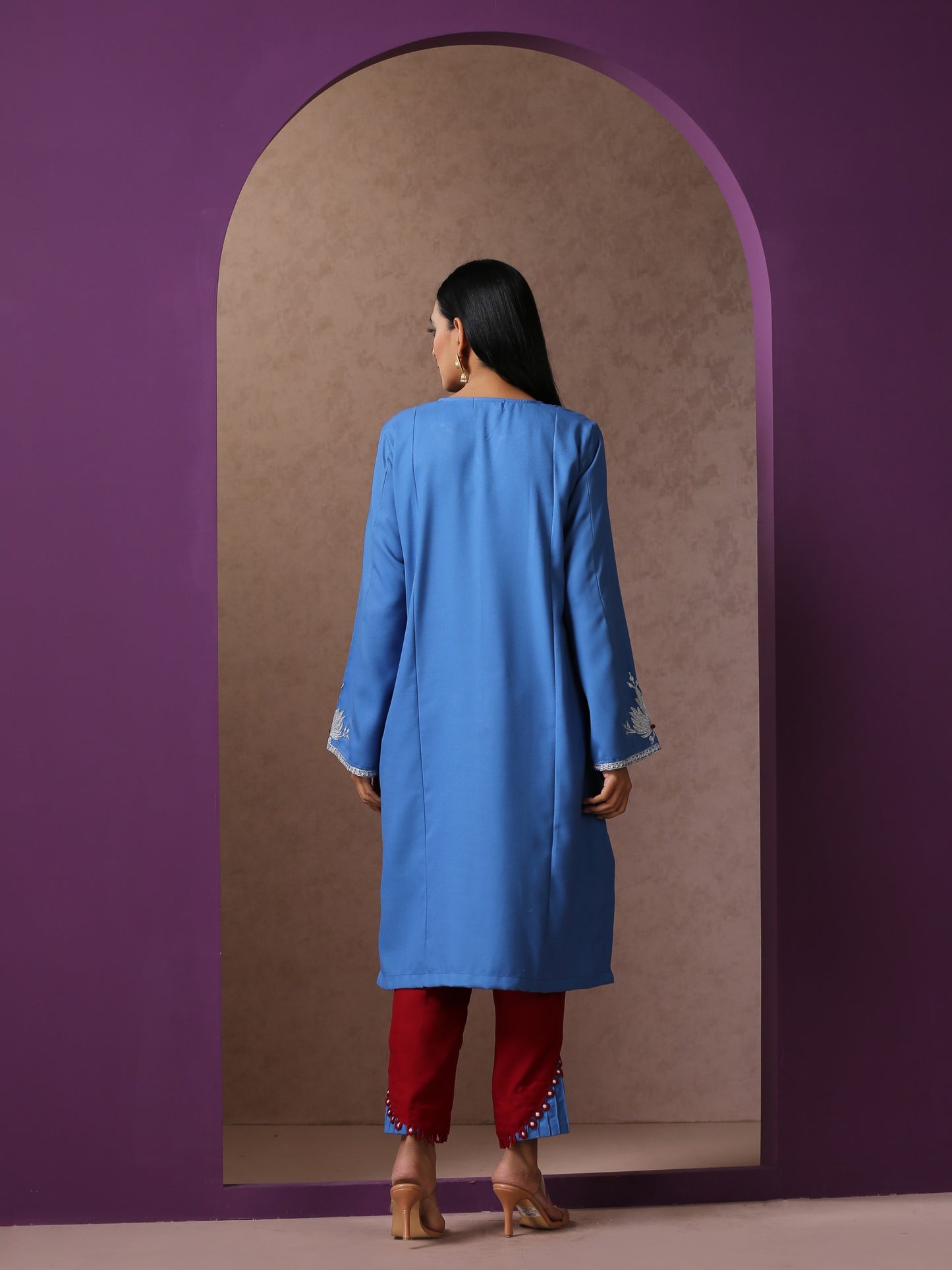 Makhmal English Blue Pheran Set