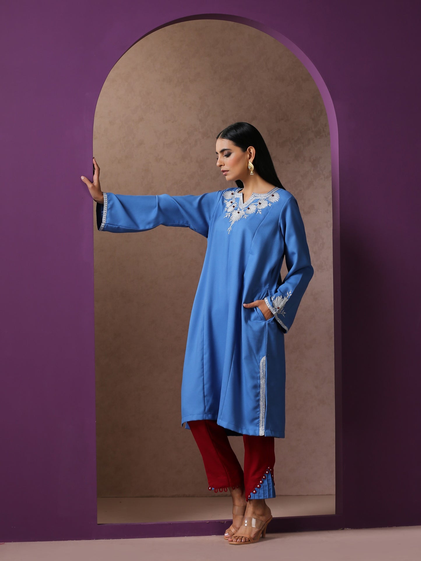 Makhmal English Blue Pheran Set