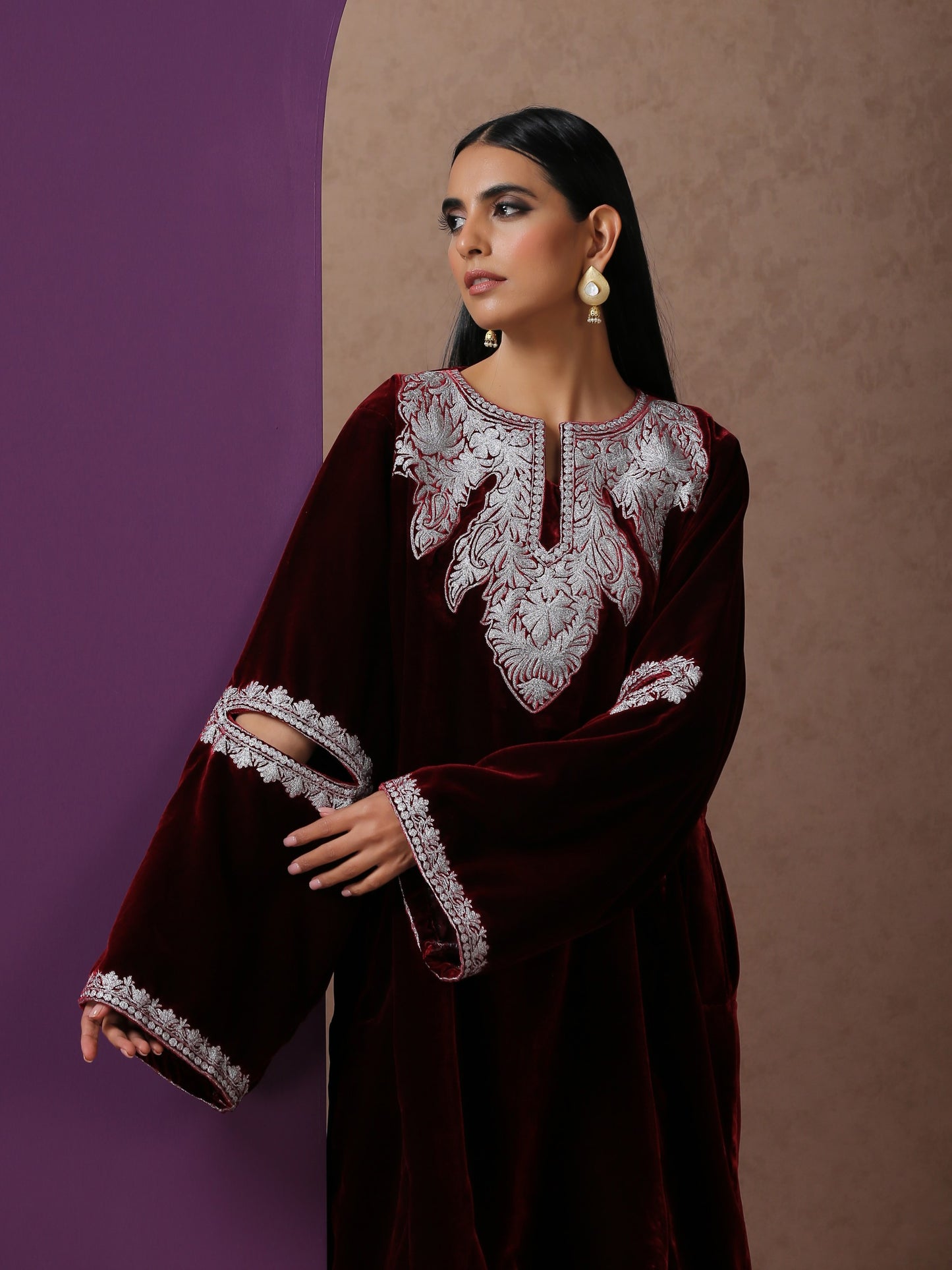 Makhmal Qurab Pheran Set