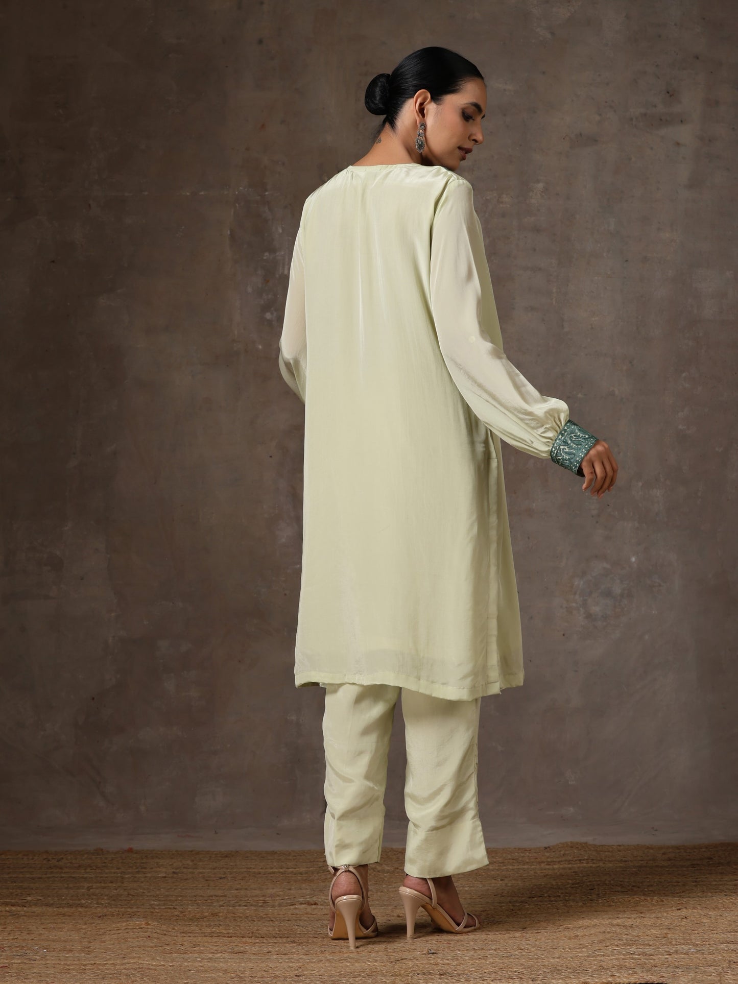 Aghaaz Olive Kurta Set