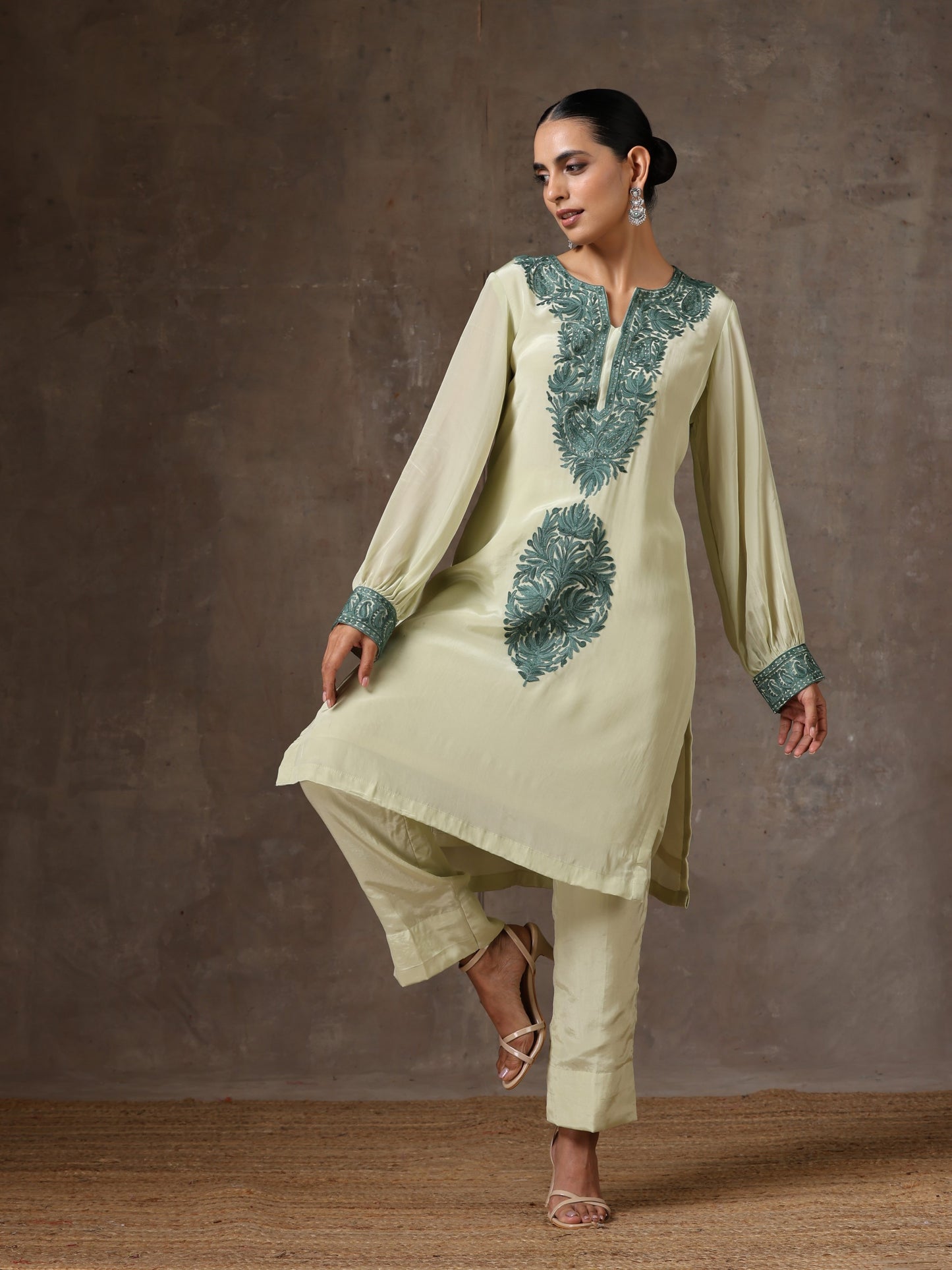 Aghaaz Olive Kurta Set