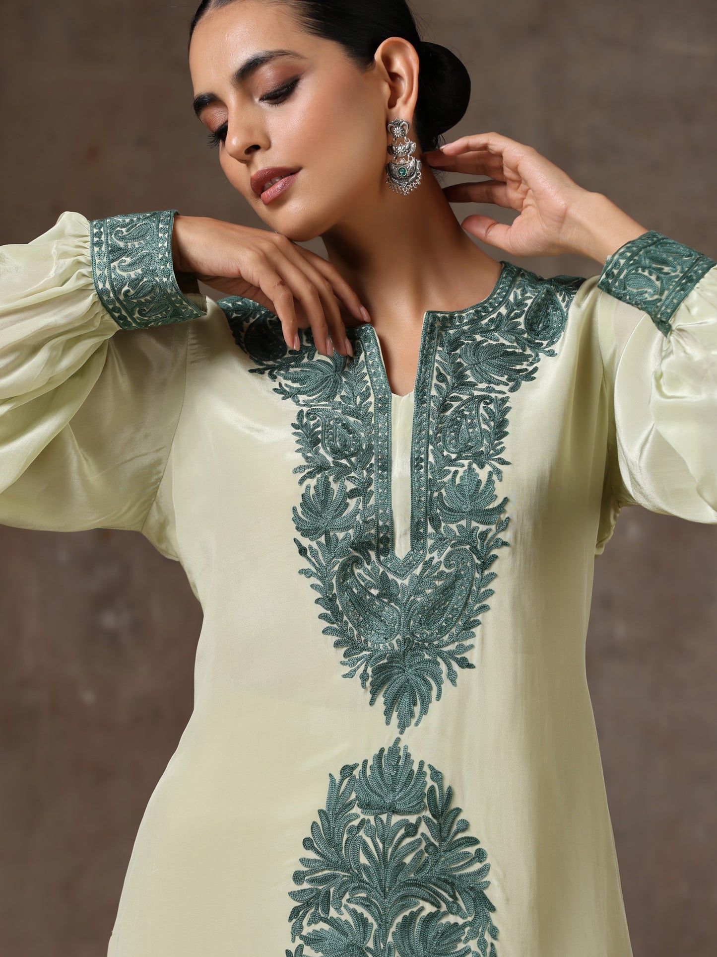 Aghaaz Olive Kurta Set