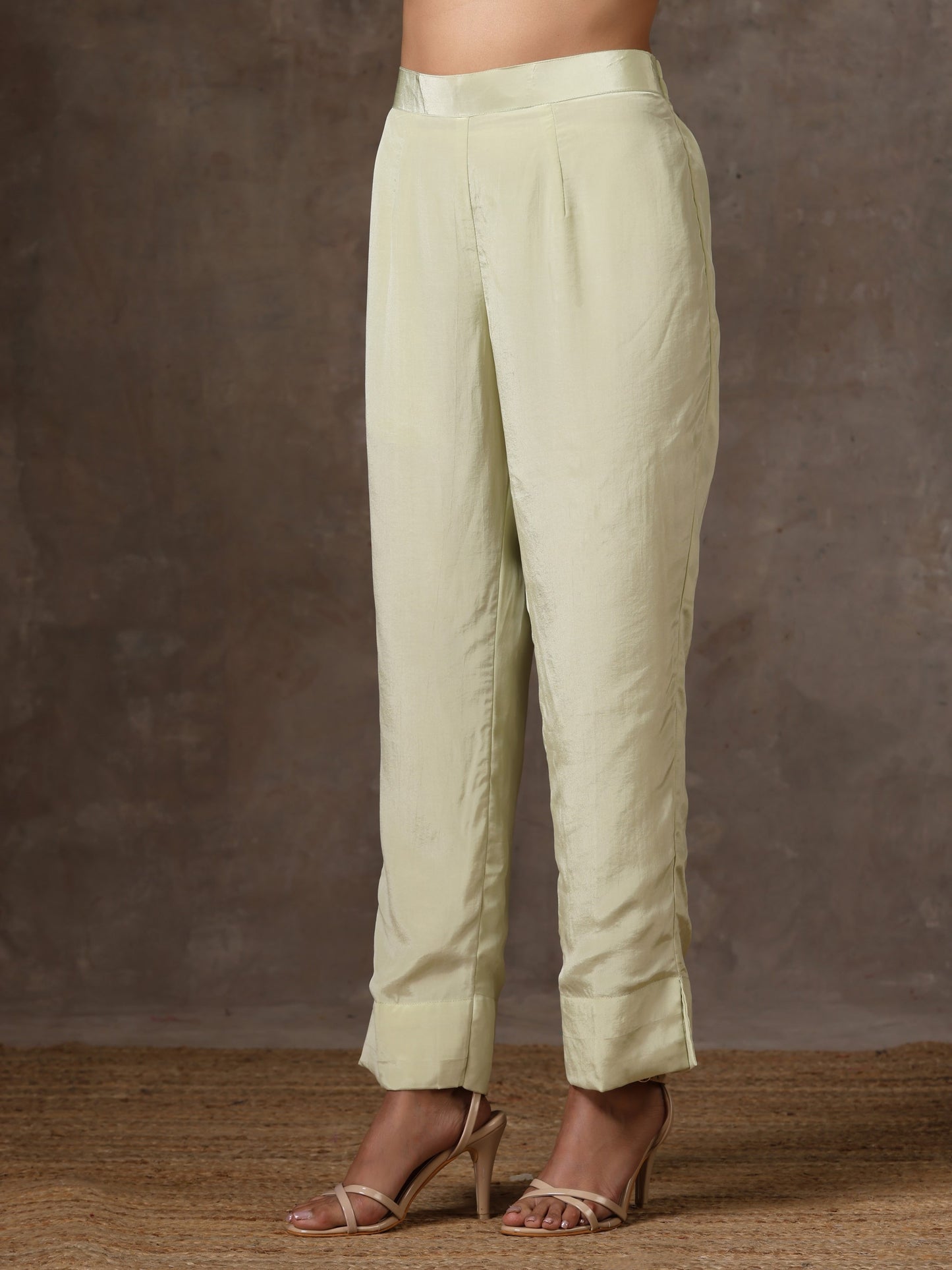 Aghaaz Olive Kurta Set