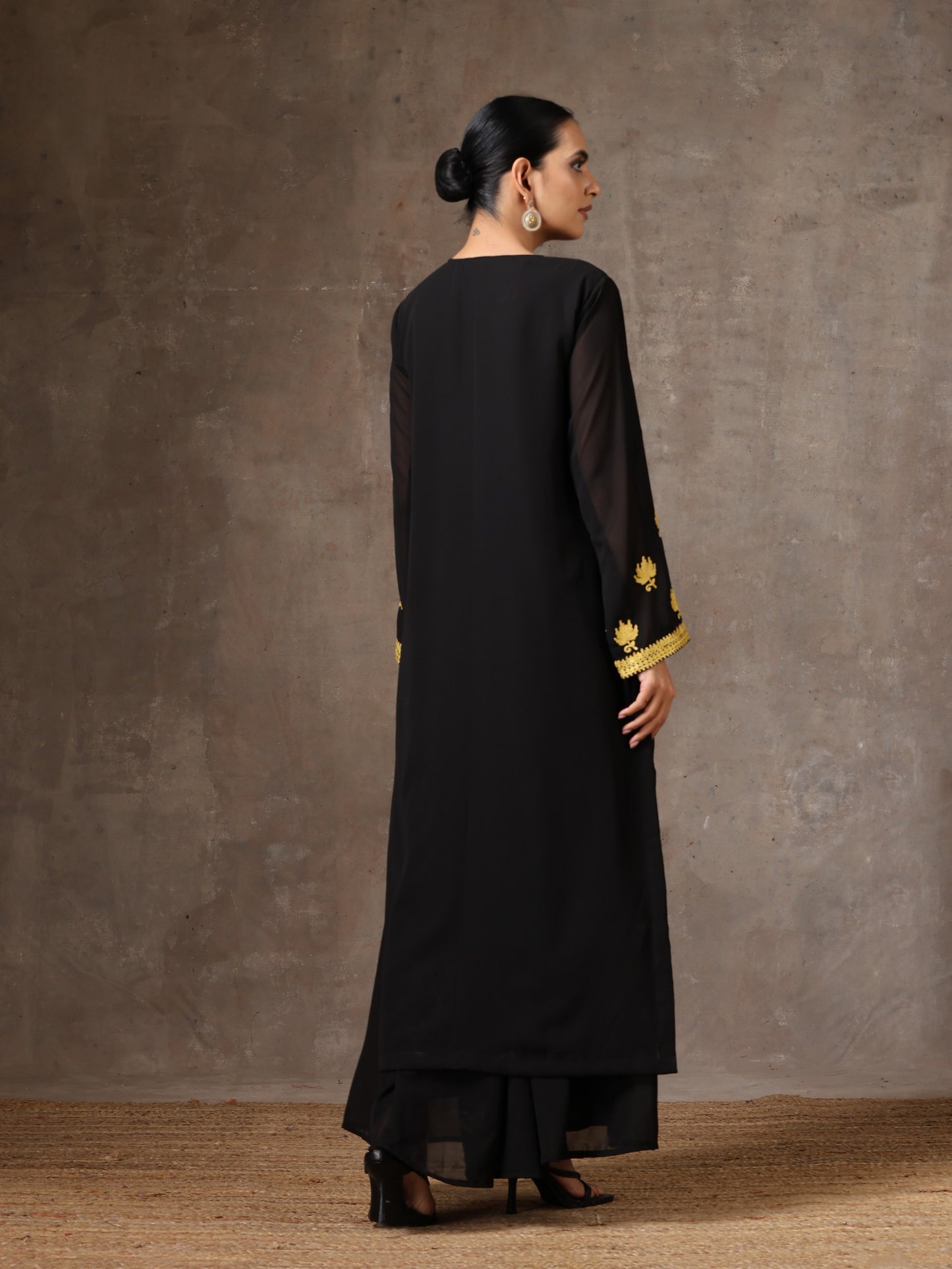 Aghaaz Black Kurta Set