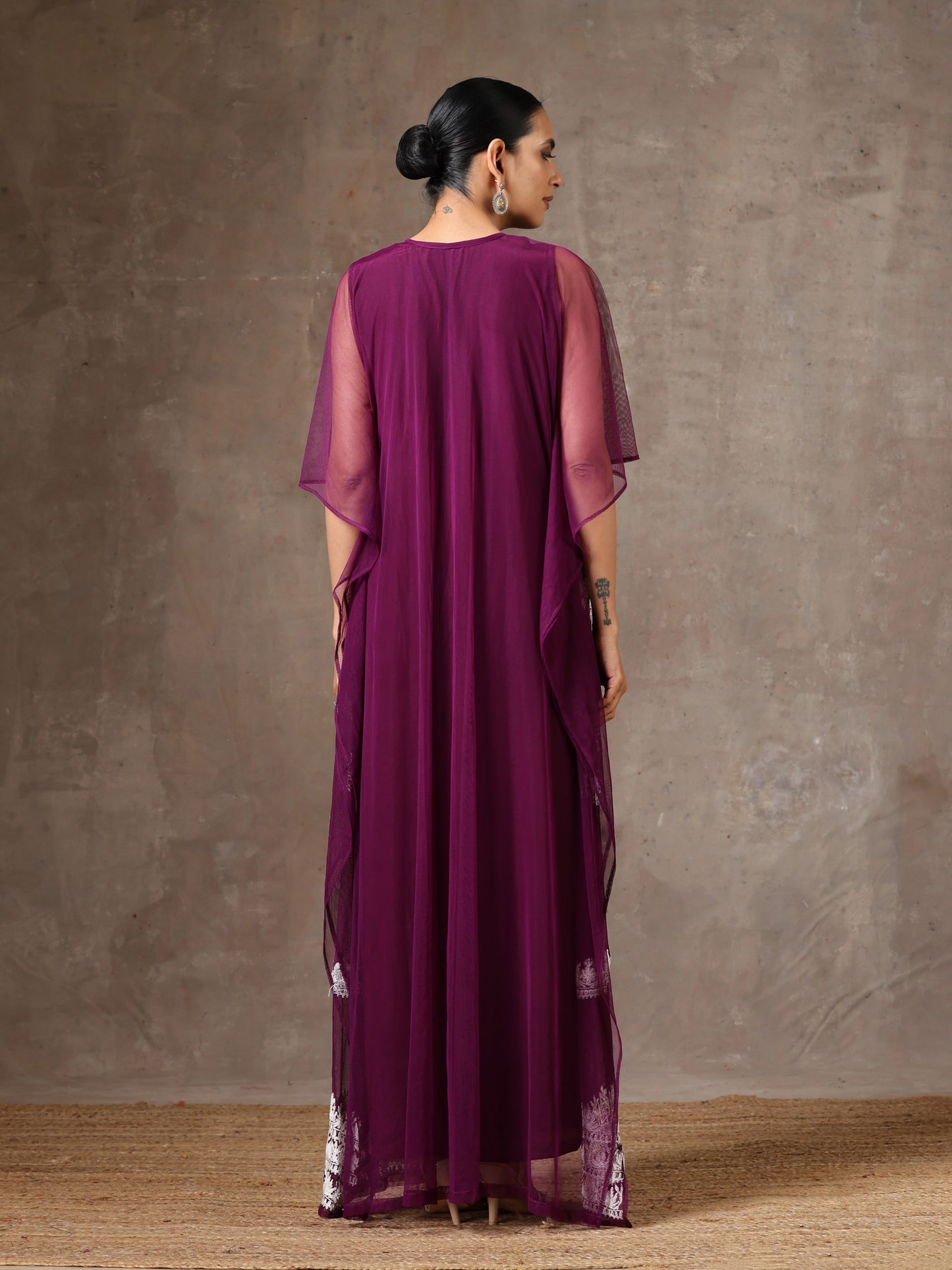 Aghaaz Net Kaftan Set