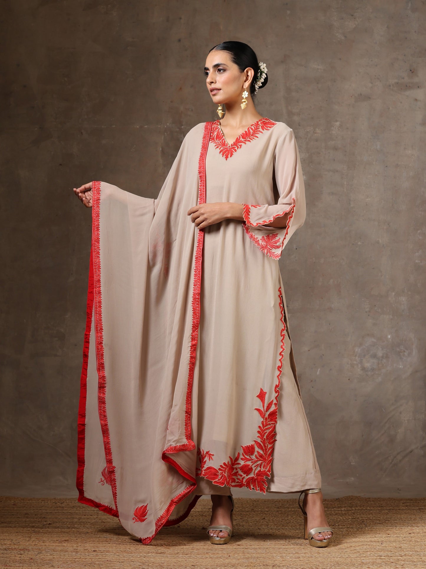 Aghaaz Cut Work Kurta Set