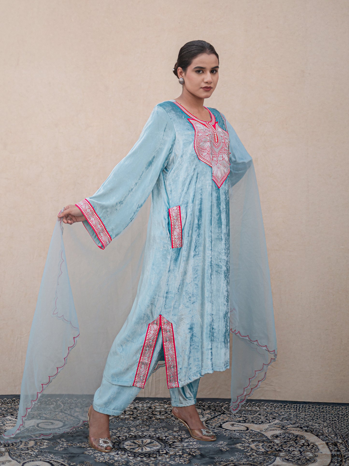 Zoon Sky Blue Pheran Set