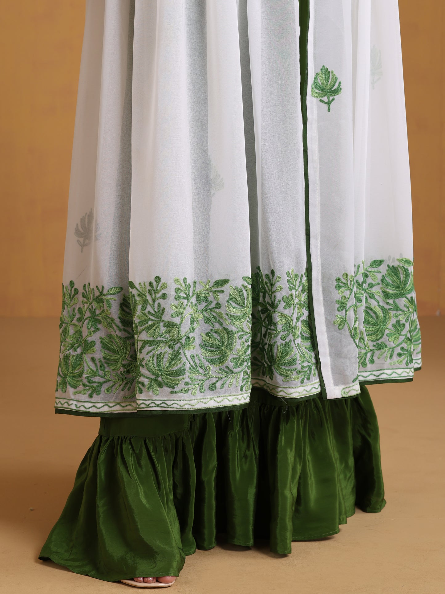 Sehar Green & White Abaya