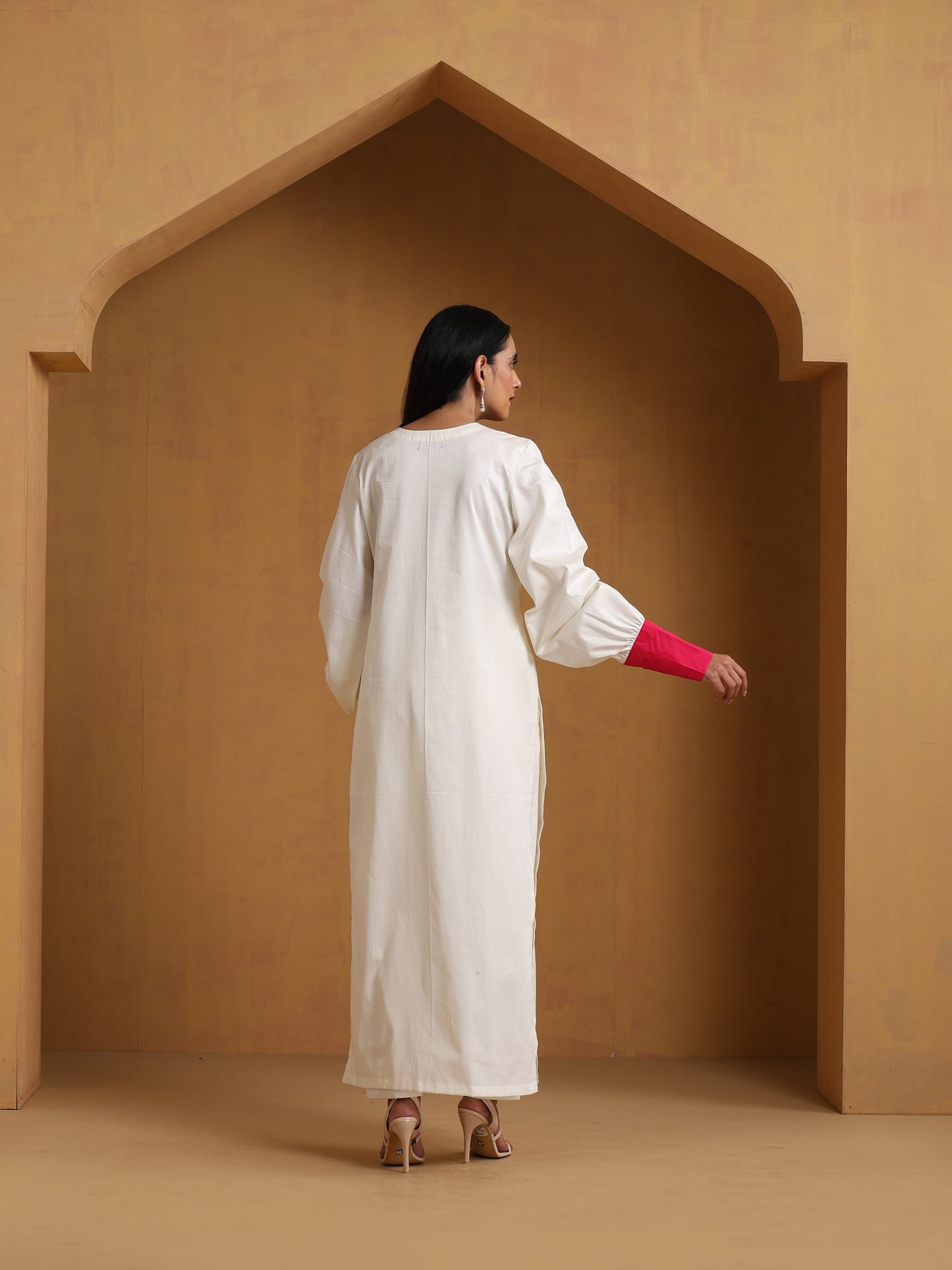 Sehar Off-White Straight Kurta Set