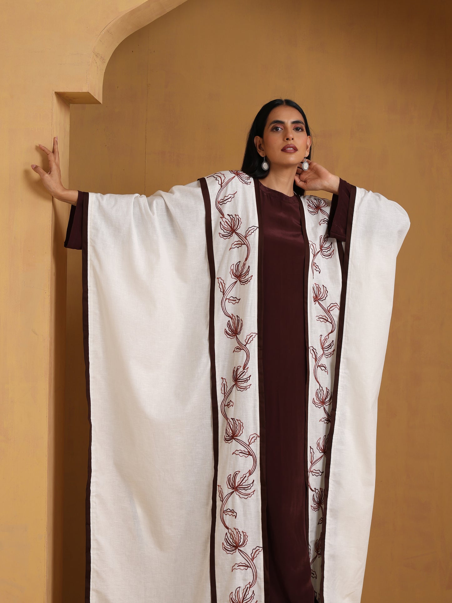 Sehar Brown & White Abaya