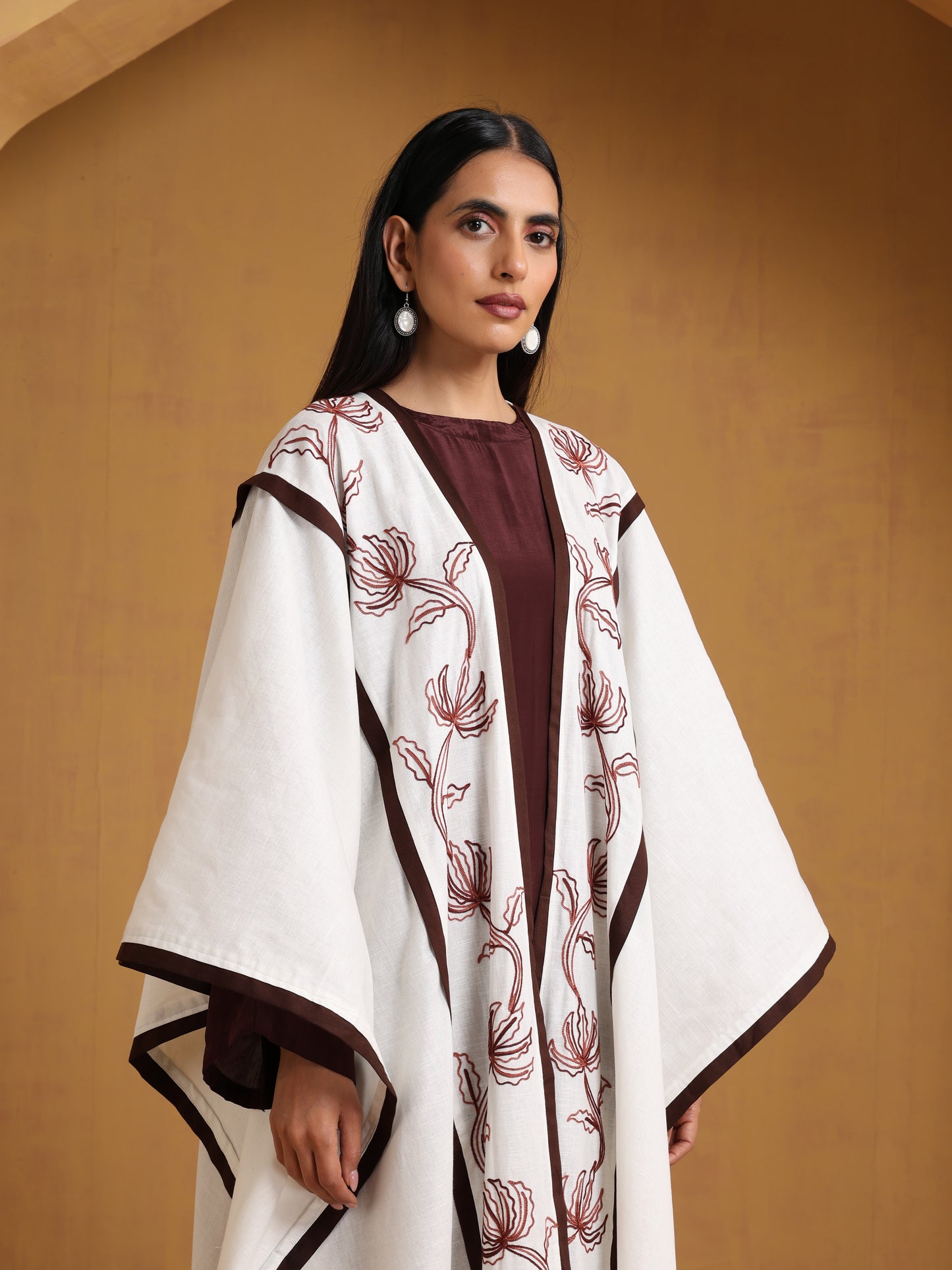 Sehar Brown & White Abaya