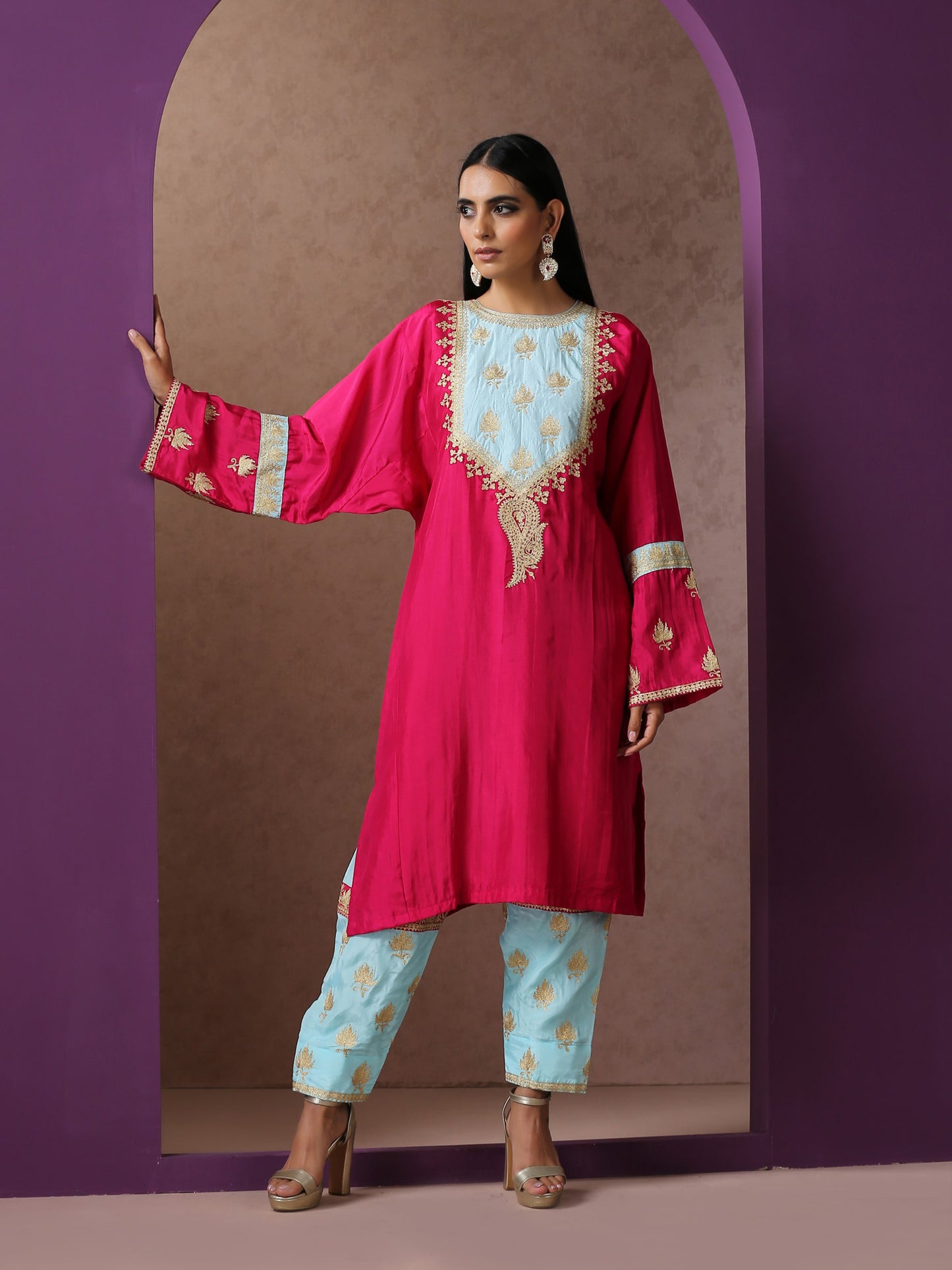Jashn Pink & Blue Pheran Set