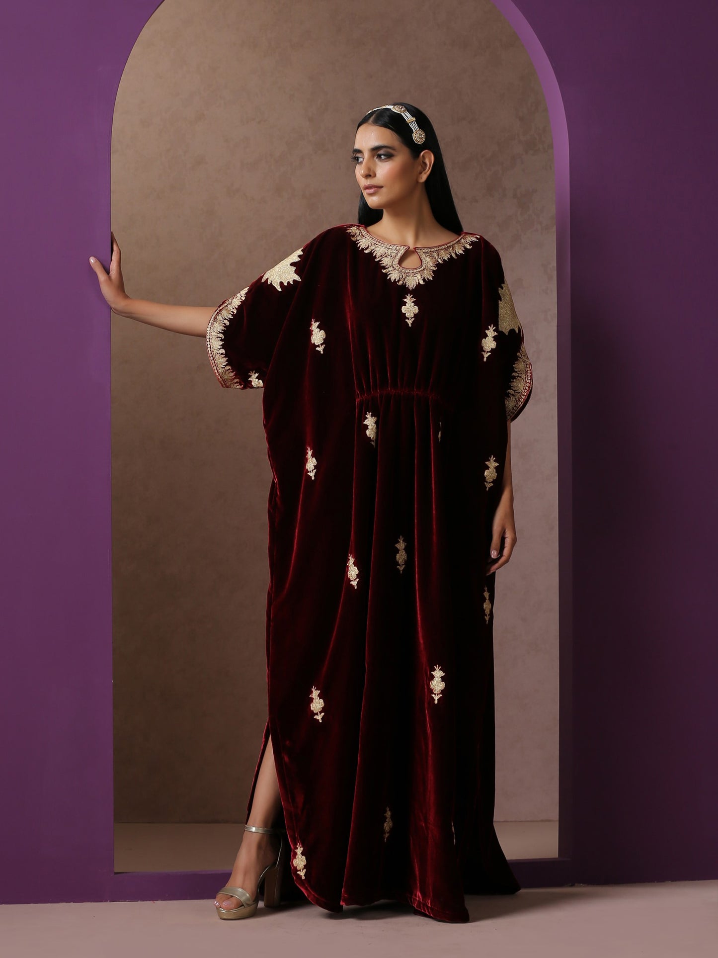 Makhmal Maroon Kaftan