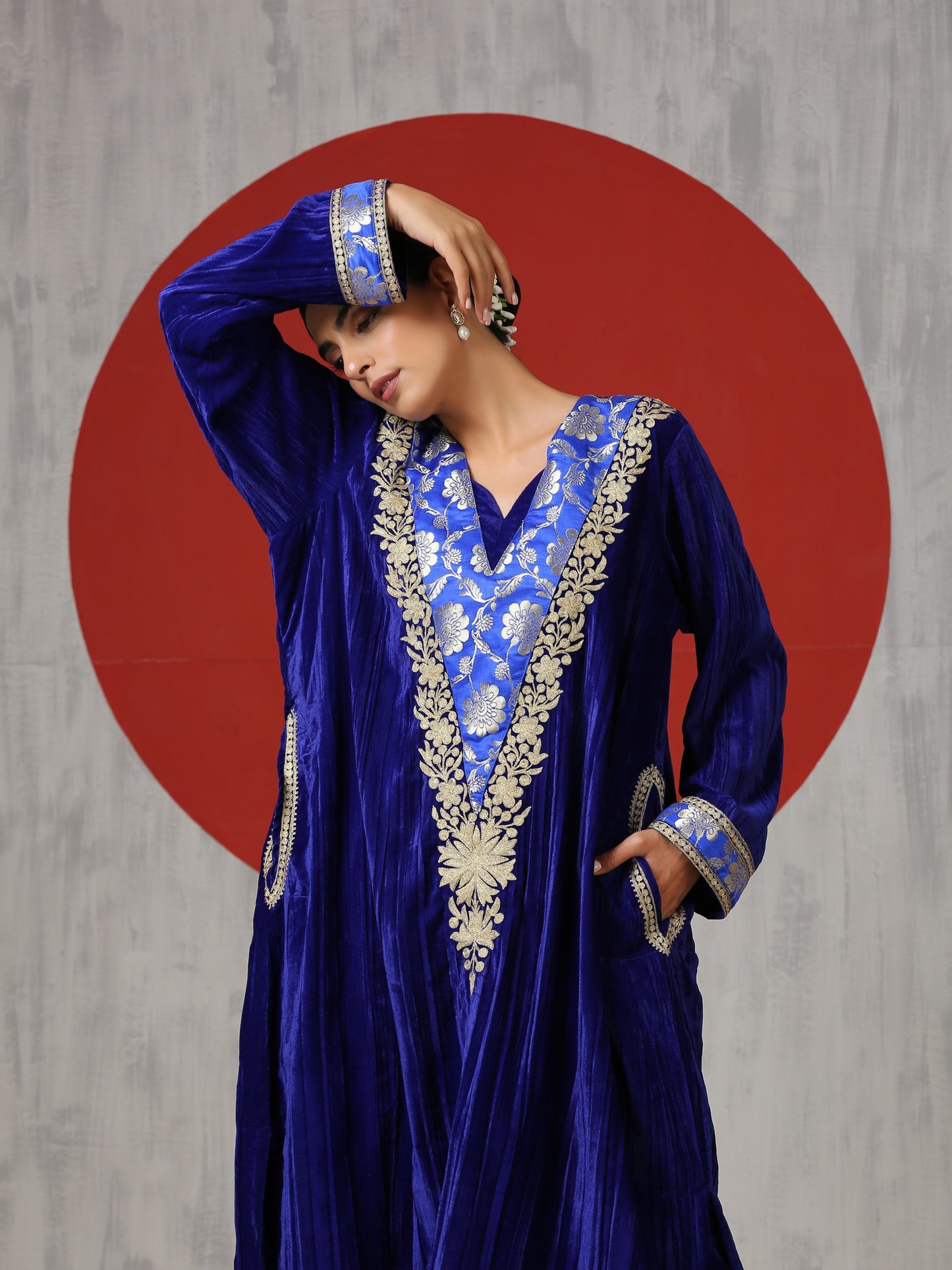 Makhmal Royal Blue Velvet Pheran Set