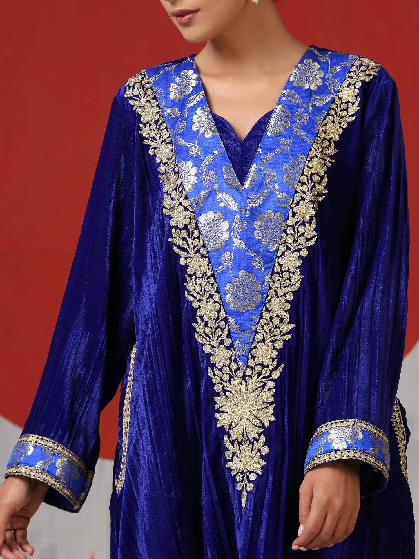 Makhmal Royal Blue Velvet Pheran Set