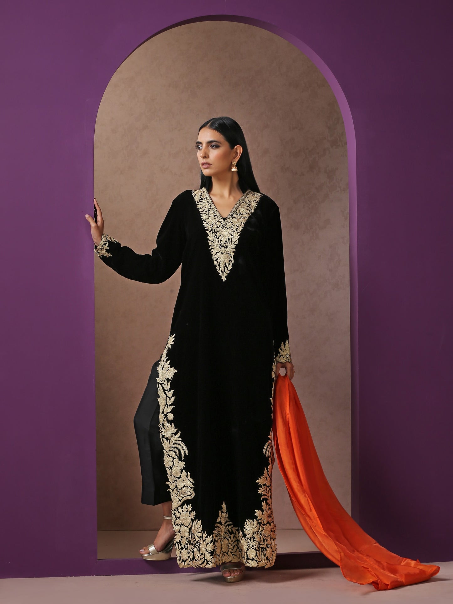 Makhmal Black Velvet Suit Set