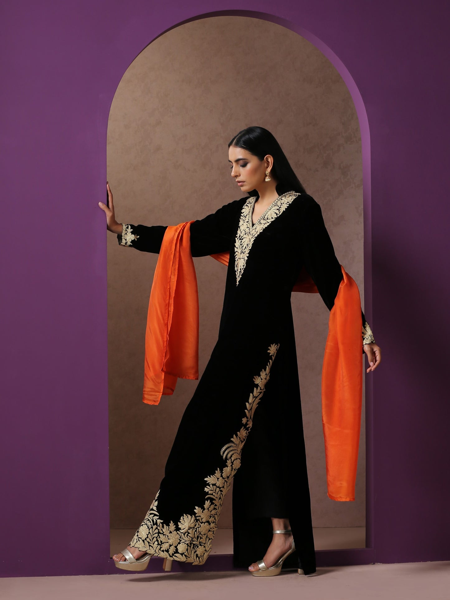 Makhmal Black Velvet Suit Set